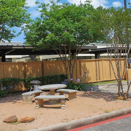 Extended Stay America Suites - Houston - The Woodlands Exterior photo