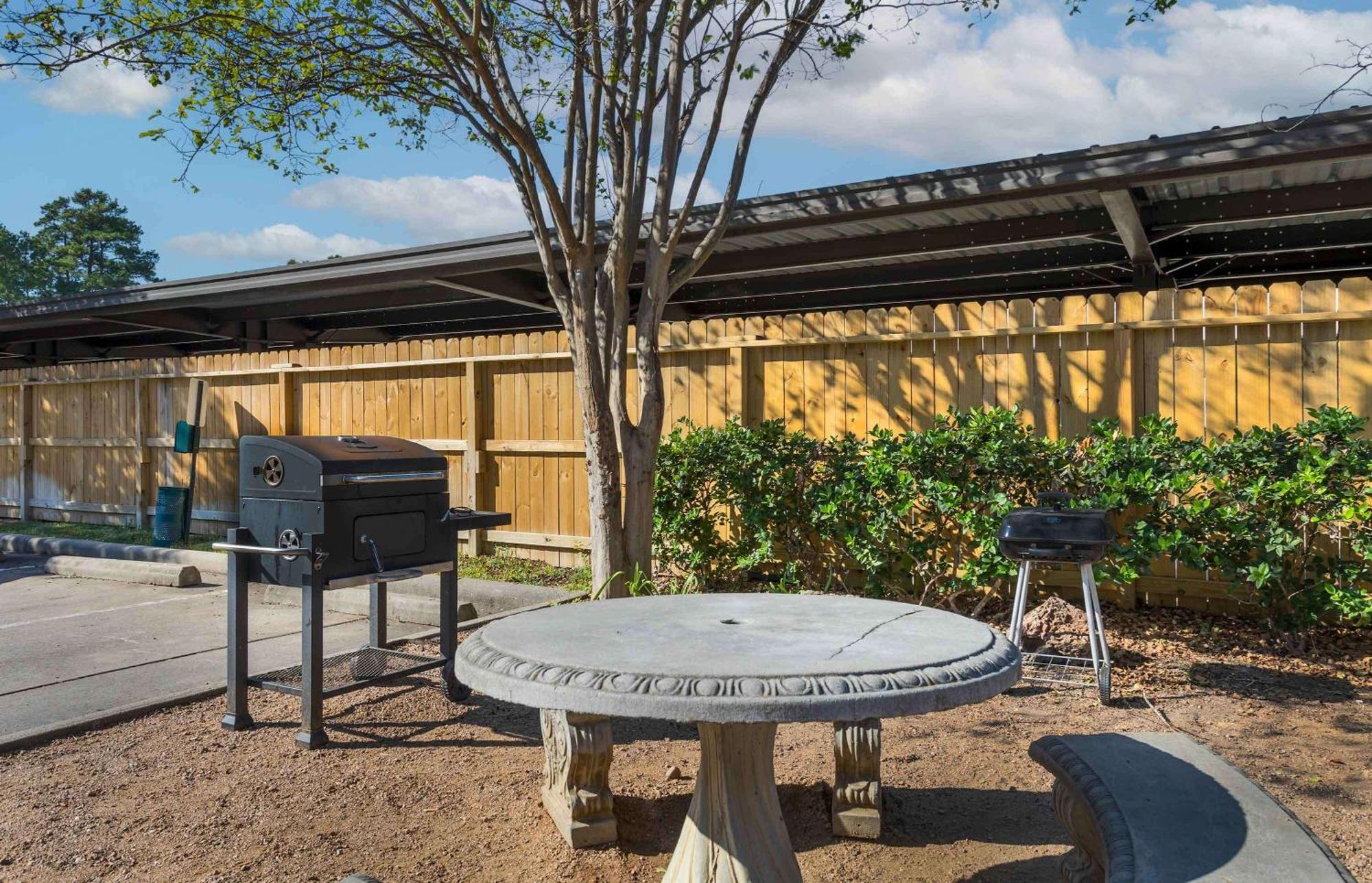 Extended Stay America Suites - Houston - The Woodlands Exterior photo