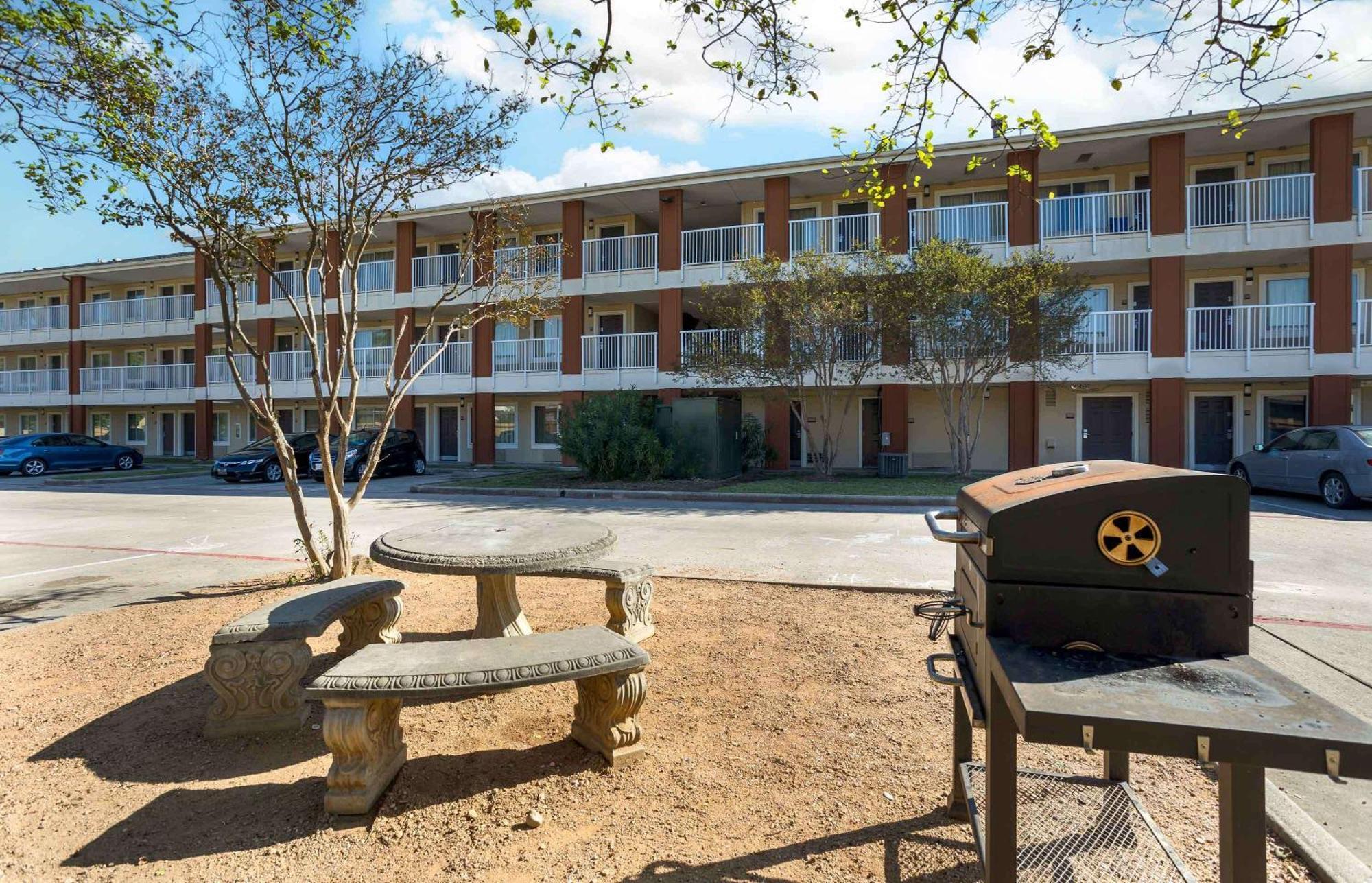 Extended Stay America Suites - Houston - The Woodlands Exterior photo